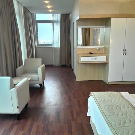Hotel Guney *
